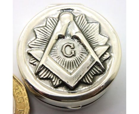 925 silver Masonic pill box, D: 28 mm. P&amp;P Group 1 (£14+VAT for the first lot and £1+VAT for subsequent lots) 