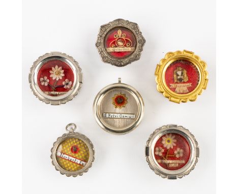Six Sealed theca with relics for Saints and Martyrs.- Saint Quintini, Martyr. (Quitin of Amiens)- S. Maria Goretti V.M., Sain