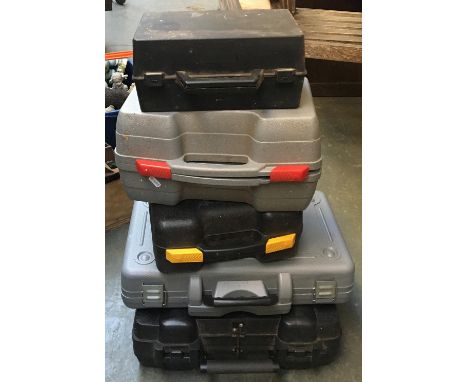 A Pro 650W jigsaw, a Performance Power 18v multi function saw, a Pro 105W sandcritter electric sander, 210W power planer, all