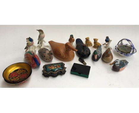 A mixed lot of wooden and ceramic ducks, several ceramic songbirds, and other items 