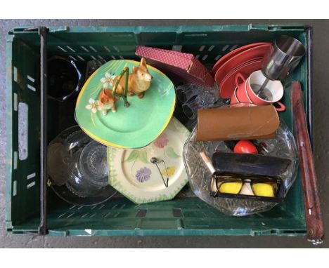 A mixed lot of glassware, cake plates, melamine cups and saucers and other items to include vintage sunglasses 