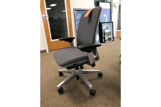Lot Of 6 Steelcase Amia Model 4821410 Chairs 4 Way