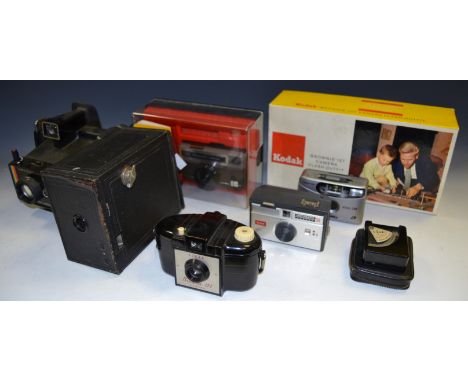 Photographic Interest - a Kodak Brownie 127 camera Flash outfit, an Instamatic camera; a box Brownie; etc (1  box)