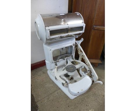 A set of Avery scales