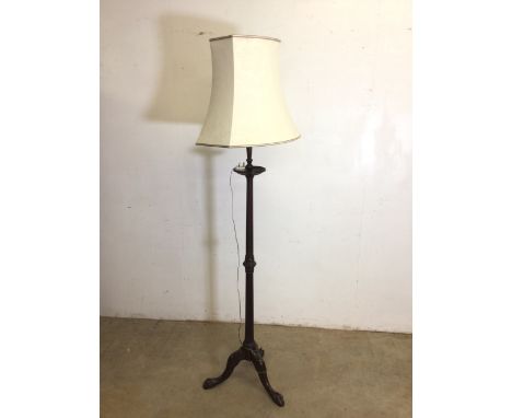 Wooden standard lamp with shade. Fluted support with a trio of ball and claw feet. AF, untested. Fair to good condition.W:52c