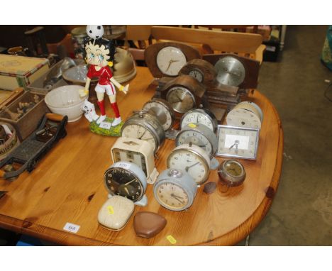 Two oak cased mantle clocks and a quantity of vintage clocks