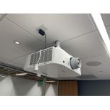NEC PA622U Projector