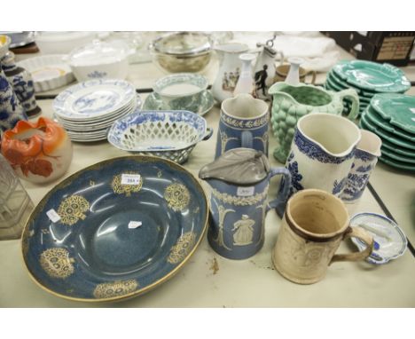 LATE 18th CENTURY STAFFORDSHIRE PEARLWARE CYLINDRICAL MUG; A ROYAL WORCESTER POWDER BLUE AND GILT DECORATED SHALLOW BOWL (REP