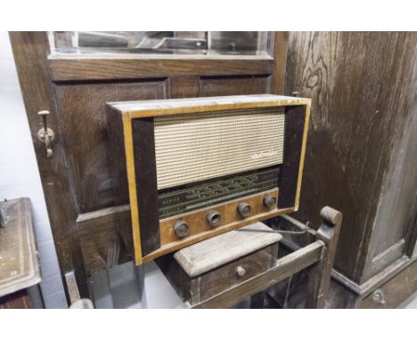 A VINTAGE 'HIS MASTER'S VOICE' MODEL 1376 RADIO 