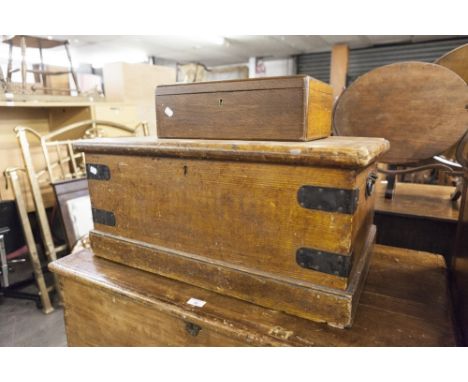 A SMALL PINE BEDDING TRUNK AND AN OAK WRITING BOX (A.F.) (2) 