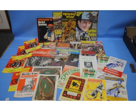 A SELECTION OF MIDLANDS SPEEDWAY  (CRADLEY, WOLVES, BIRMINGHAM, LEICESTER) INCLUDING SOME 1970S TOGETHER WITH 22 ENAMEL SPEED