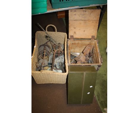 A QUANTITY OF VINTAGE TOOLS AND A METAL TIN