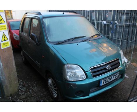 A GREEN 1.3L SUZUKI WAGON R PLUS GL 'VO04 FSU', PETROL, MOT 17/08/2020, LOG BOOK, TWO KEYS, APPROX MILEAGE 100,451  **PLEASE 