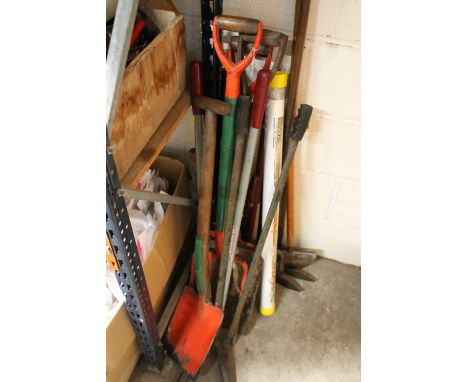 A SELECTION OF GARDENING TOOLS