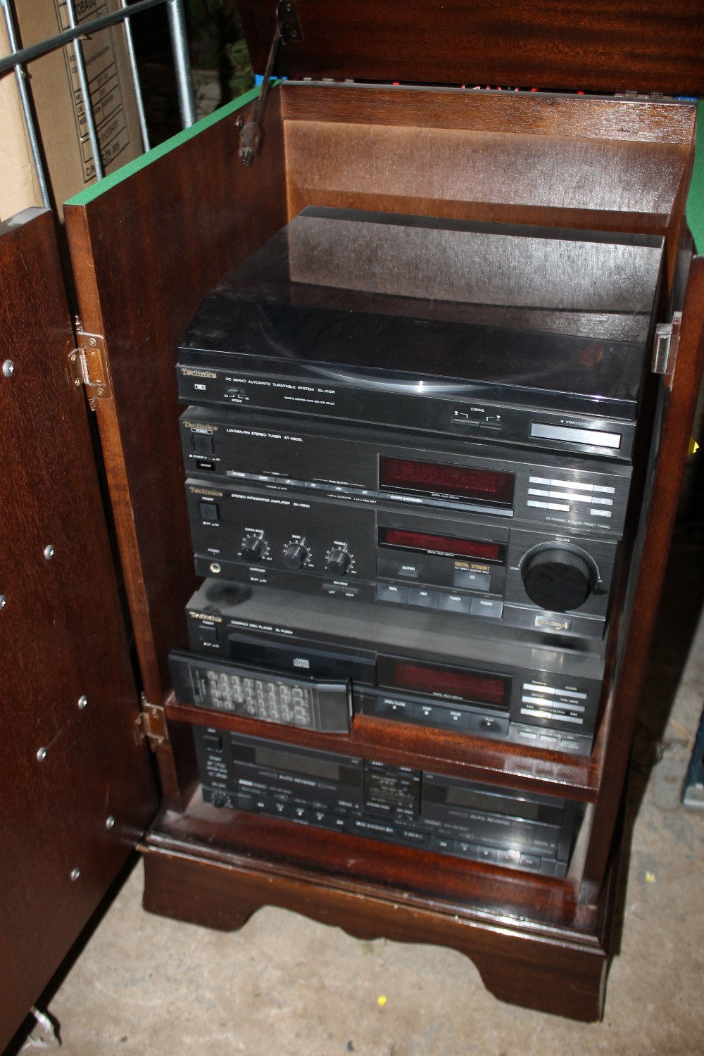 A HIFI WITH A TECHNICS STACKING STEREO