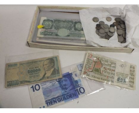 A COLLECTION OF VINTAGE BANK NOTES TO INCLUDE A QUANTITY OF ONE POUND NOTES, TOGETHER WITH A QUANTITY OF WHITE METAL COINAGE 