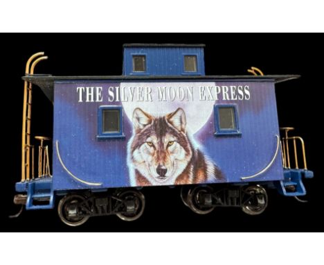 Hawthorne Village Bachmann Silver Moon Express collection covered winter Bridge, Railroad Train Station with lights, Silver M