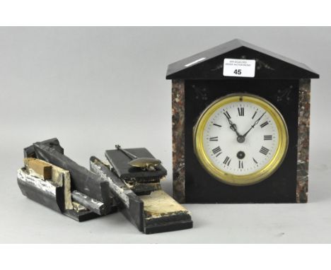 A late 19th/early 20th century slate mantel clock, 19cm wide (AF)