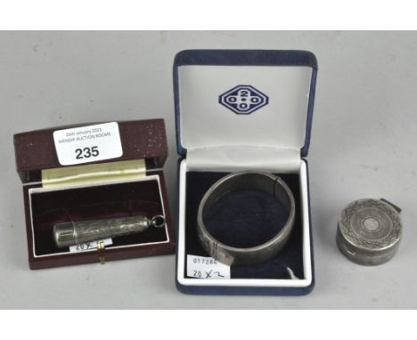 A George V silver cheroot holder with matching silver mounted cheroot, hallmarked Birmingham 1916 by Francis Webb, together w