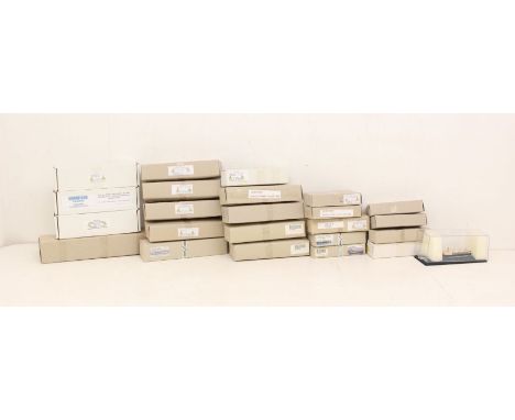 Diecast: A collection of twenty-four assorted boxed diecast model ships including Albatros Models and other examples. Appear 