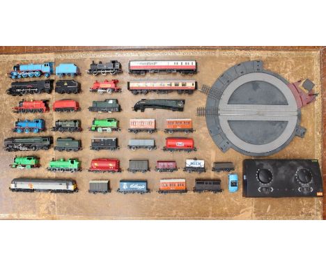 Model Railway: A collection of assorted OO Gauge model railway to include: various Thomas the Tank Engine locomotives and coa