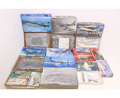 Model Kits: A collection of thirteen assorted aircraft model kits to include: Hasegawa, Airfix and others. Four sealed. Appea