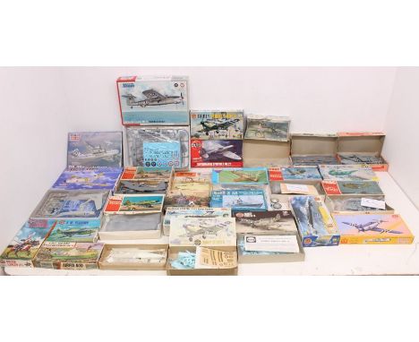 Model Kits: A collection of approximately twenty assorted boxed model kits to include: Airfix, FROG, Minicraft and others. Ap