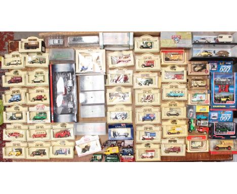 Diecast: A collection of assorted boxed diecast vehicles, mostly modern examples to include Corgi, Matchbox, Days Gone and ot