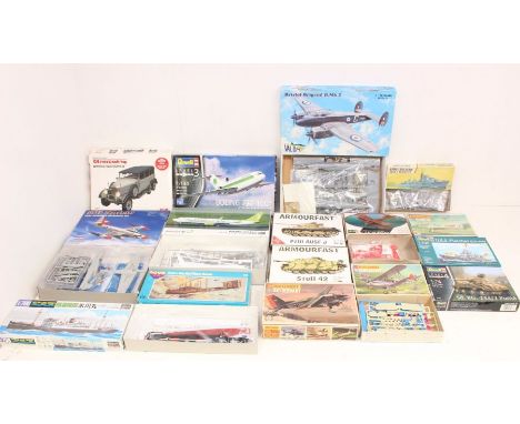 Model Kits: A collection of sixteen assorted boxed model kits to include: Revell, Airfix, Hasegawa and others. Six sealed. Ap