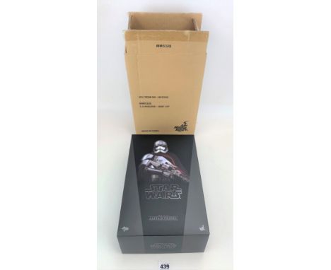 Hot Toys Star Wars figure- Captain Phasma, MMS328 1:6 scale SW7 CP  in original packaging and box