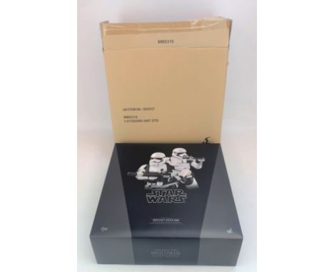 Hot Toys Star Wars figure - First Order Storm Troopers MMS319 1:6 scale SW7 STS in original packaging and box