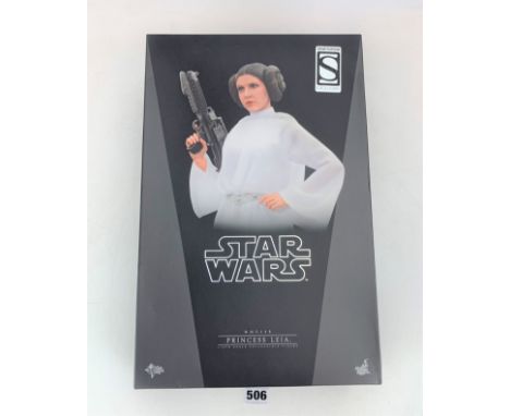 Hot Toys Star Wars figure - Movie Masterpiece Series Princess Leia MMS298 1:6 scale in box