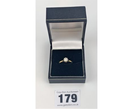 18k gold ring with solitaire diamond, size K, w: 2.6 gms