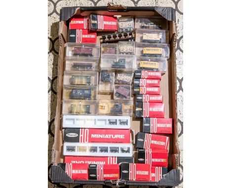 A quantity of HO/HOe Miniature gauge (N gauge) and HO gauge model railway by Egger-Bahn, Playcraft, etc. HO Miniature gauge i
