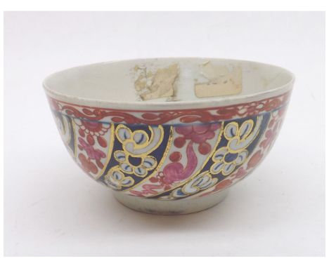 An 18th Century Worcester Sugar Bowl, decorated with the Queen Charlotte Whorl pattern in colours, crescent mark in underglaz