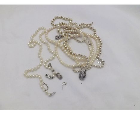 Mixed lot including a boxed Pearl type Necklace with white metal clasp, and others 