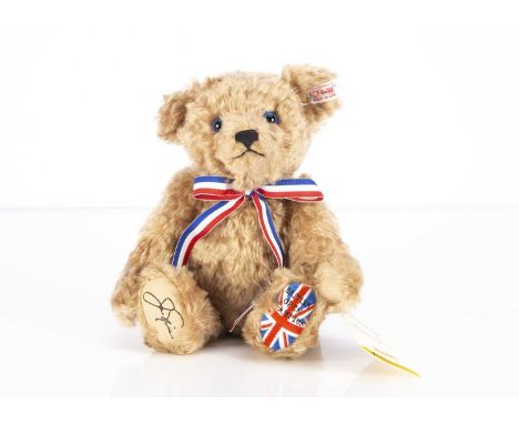 A Steiff limited edition Jack Nicklaus II teddy bear, made exclusively for North America, 265 of 1500, with signature to one 