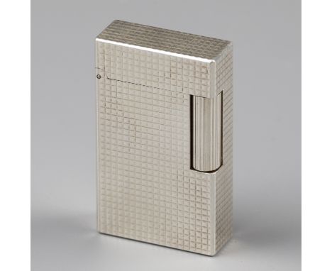 S.T. Dupont gas lighter Model enriched with silver plating. France, Paris, S.T. Dupont, hallmarks: S.T. Dupont, Paris - good 