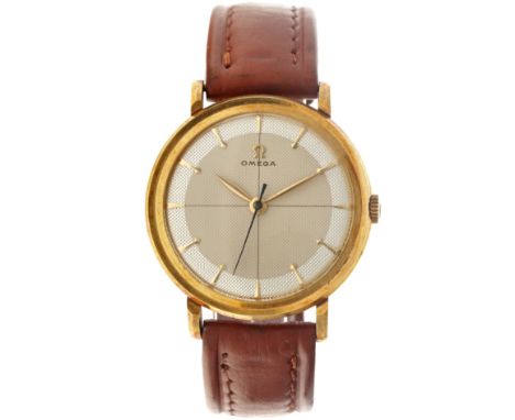 Omega Vintage 18K. Cal. 371 'Crosshair' 2677 - Men's watch - approx. 1947. Case: yellow gold (18K.) - strap: leather - manual