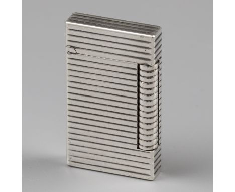 S.T. Dupont gas lighter Model enriched with silver plating. France, Paris, S.T. Dupont, hallmarks: S.T. Dupont, Paris - good 