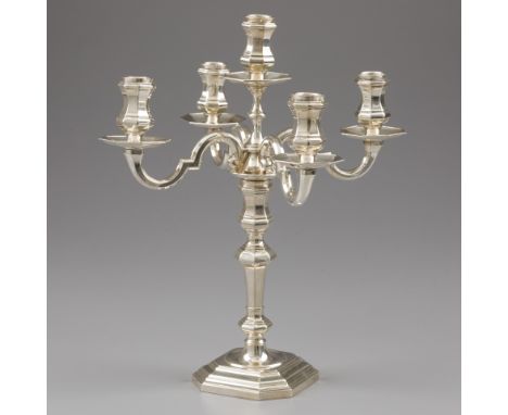 Candlestick, Zaramella Argenti, Padua ca. 1980, silver A beautiful Louis XIV style 5-light candlestick with a sleek finish. T
