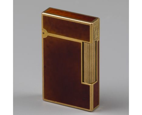 S.T. Dupont gas lighter "Laque-de-Chine" Model with gold gilding &amp; "Laque-de-Chine". France, Paris, S.T. Dupont, hallmark