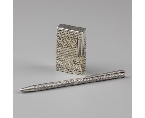 S.T. Dupont gas lighter &amp; ballpoint pen (platinum plated). Very nice set consisting of a Ligne 1 platinum plated gas ligh