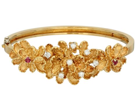 18K yellow gold bangle bracelet set with approx. 0.42 ct. diamond and natural ruby Set with 7 brilliant-cut diamonds totallin