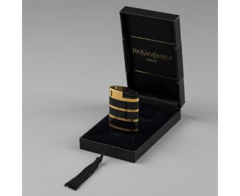 Yves Saint-Laurent Gas lighter Model with gold plating, hallmarks: Yves Saint-Laurent - good condition (not tested for functi
