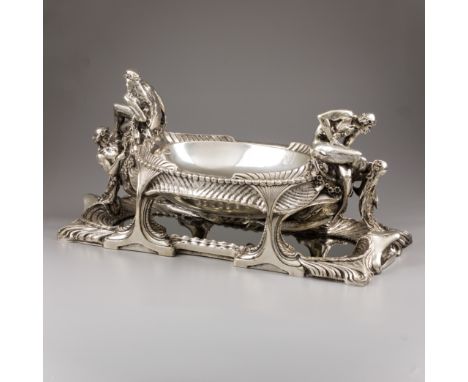 Art Nouveau table piece / showpiece, Rudolph Weichhardt / H. Gladenbeck &amp; Söhn, Berlin ca. 1878-1892, silver. This impres