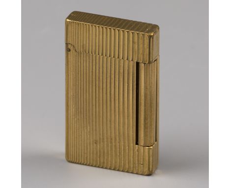 S.T. Dupont gas lighter. Model enriched with gold plating. France, Paris, S.T. Dupont, hallmarks: S.T. Dupont, Paris - good c