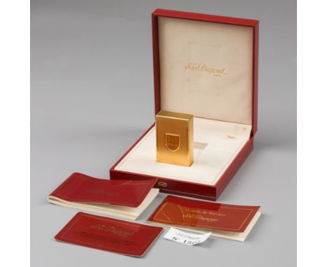 S.T. Dupont gas lighter Model enriched with gold plating and original box. France, Paris, S.T. Dupont, hallmarks: S.T. Dupont