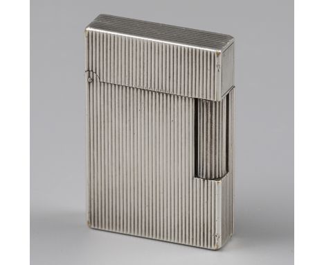 S.T. Dupont gas lighter Model enriched with silver plating. France, Paris, S.T. Dupont, hallmarks: S.T. Dupont, Paris - good 