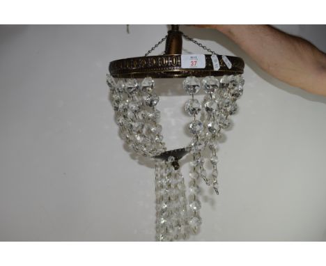 CENTRE CEILING LIGHT FITTING WITH GLASS PRISMATIC DRAPES